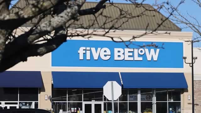 Foto von Five Below Q1 Sales & Earnings Outlook Raised, Stock Jumps 12%