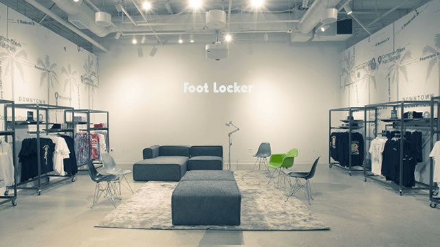 Foot Locker's Enhanced Product Offerings Boost Sales, But Analyst Warns of H2 Challenges