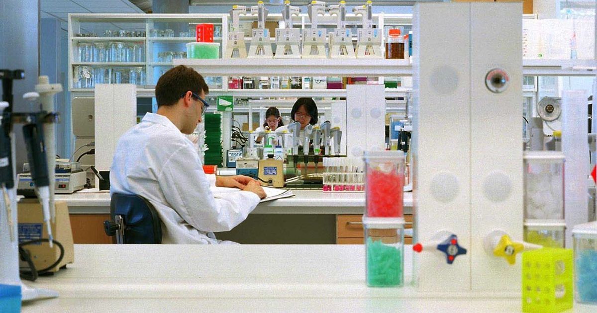 FTSE 100 Live: AstraZeneca drags while Computacenter soars, US AI stocks gain