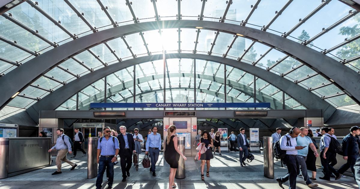 FTSE 100 Live: Index little moved as Aviva, Burberry, 3i and ex-div heavyweights drag