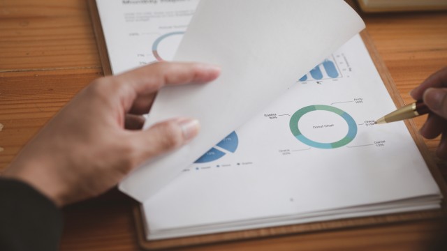 https://images.financialmodelingprep.com/news/fund-cef-sector-concentration-adds-to-risks-into-2024-20231030.jpg
