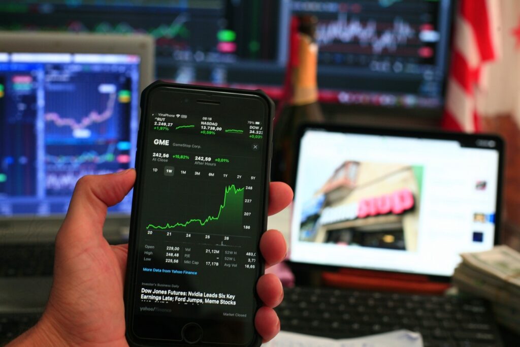 GameStop, AMC Entertainment Shares Spike Monday Afternoon: What's Going On?