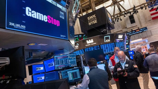 GameStop reports a 29% decline in sales and $32 million loss for the first quarter