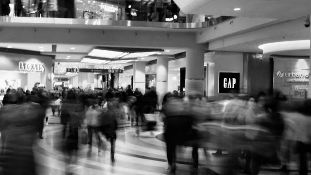 Gap shares halted after apparent early earnings release