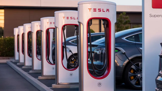 Gary Black Explains Tesla's US EV Market Share Surge, Points to Legacy Retreat, Model Y Rejig: ‘It's Implausible