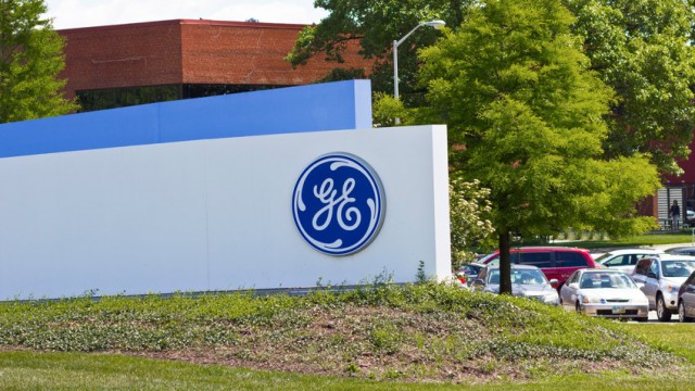 GE Aviation stock could see turbulence as an evening star forms