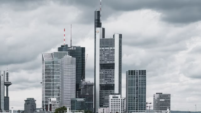 German government should hold onto Commerzbank stake and reflect calmly, CFO says