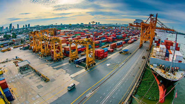 Global Ship Lease, Inc. (GSL) Hits Fresh High: Is There Still Room to Run?