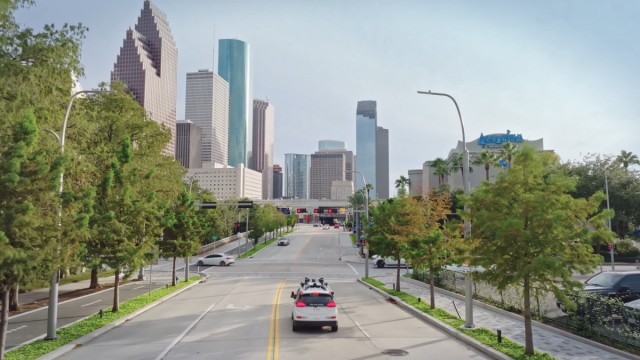 GM gives Cruise $850M lifeline as it relaunches robotaxis in Houston