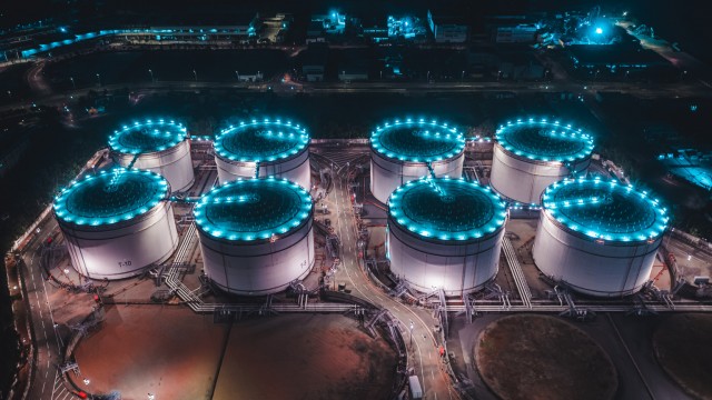 Go With The Flow: Two 9 - 12% Energy Yields With Low Debt, Big Growth, Outperformance