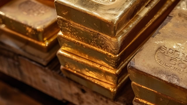 Gold Edges Higher, Supported by Some Tailwinds