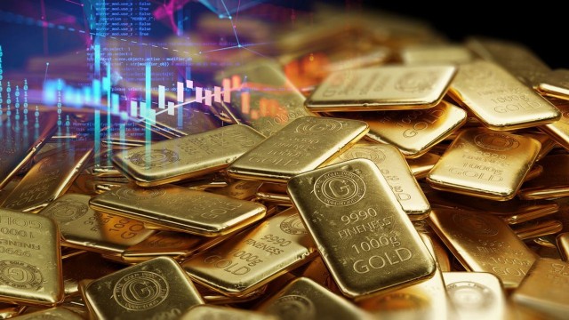 Gold is insurance against the risks of 2024, including U.S. election strife, China trade conflict, debt spiral – Ray Dalio