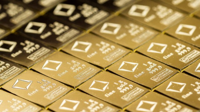 Gold Prices Forecast: Fed Rate Cut Delay, Technical Resistance Capping Gains