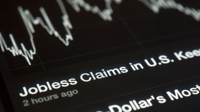 Gold prices hold near all-time highs as US weekly jobless claims rise to 243K