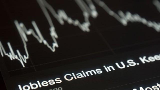 Gold prices holding the line as U.S. Weekly jobless claims rise to 225K