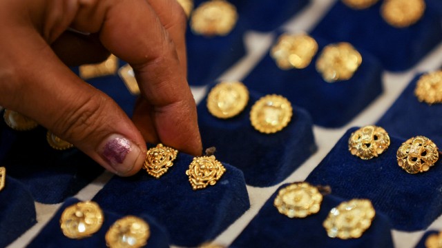 Gold rush to endure through 2024 though $3,000 mark may prove elusive