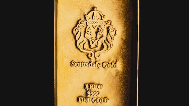 Gold Soars: Should Investors Chase?