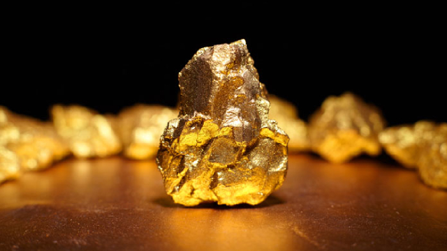 Gold Stocks Agnico Eagle, Newmont Dive As Gold Prices Tumble