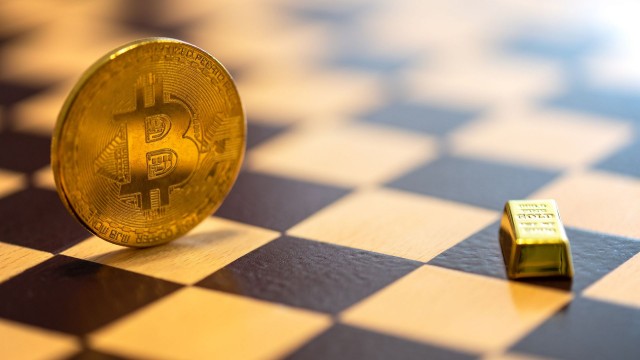 Gold vs. Bitcoin: which wins the inflation hedge race?