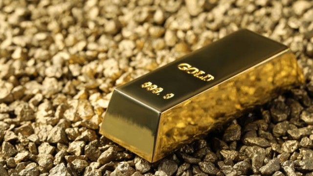 Gold (XAU) Daily Forecast: Price Holds at $2,310, What to Expect Before Weekend?