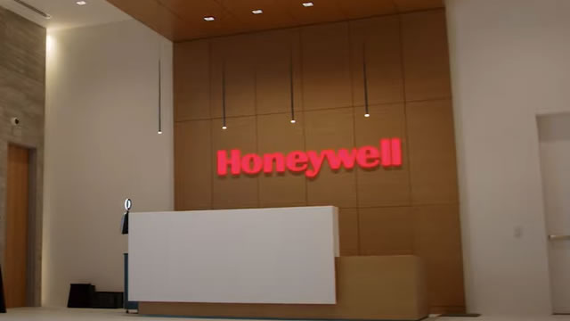 Golden Cross Alert: Honeywell Nears A Bullish Breakout As Strategic Shakeup Gains Traction