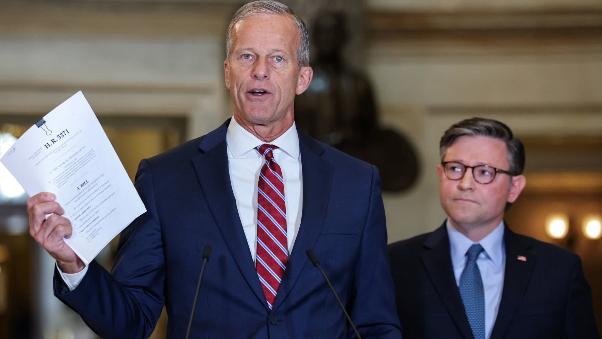 美国政府停摆因政治僵局成为历史最长