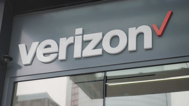 Grading Dan Schulman's First Year at Verizon: Customers, Cash and the Starlink Question