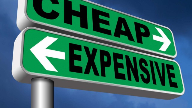 Growth Stocks to Avoid Like the Plague: 3 Overpriced Picks Primed to Plummet