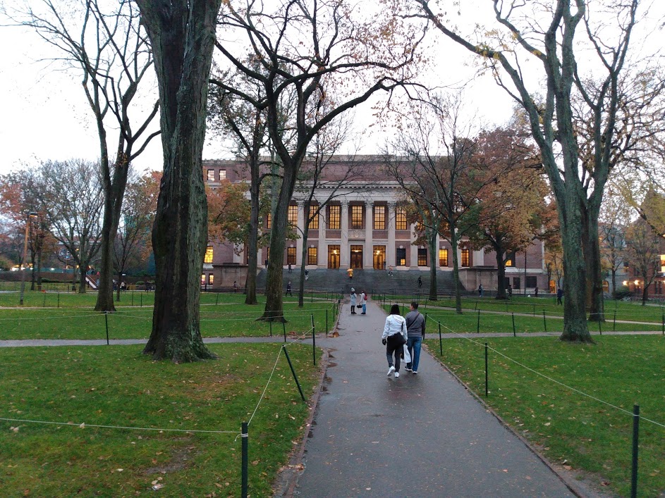 Harvard Cuts Bitcoin ETF Holdings as Mubadala Expands Crypto Exposure