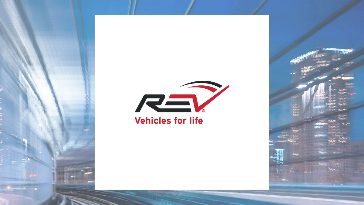 Head to Head Survey: Universal Logistics (NASDAQ:ULH) vs. REV Group (NYSE:REVG)