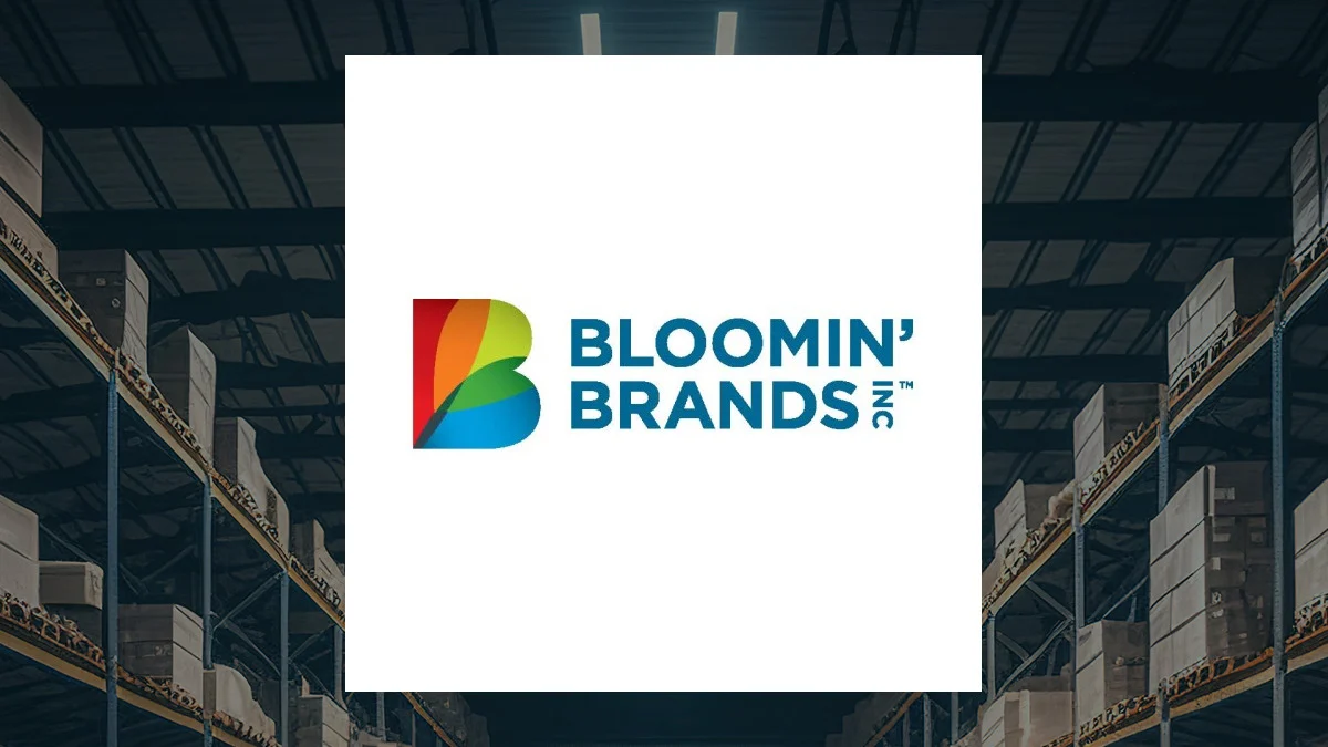 Head-To-Head Analysis: Bloomin’ Brands (NASDAQ:BLMN) & TUI (OTCMKTS:TUIFF)