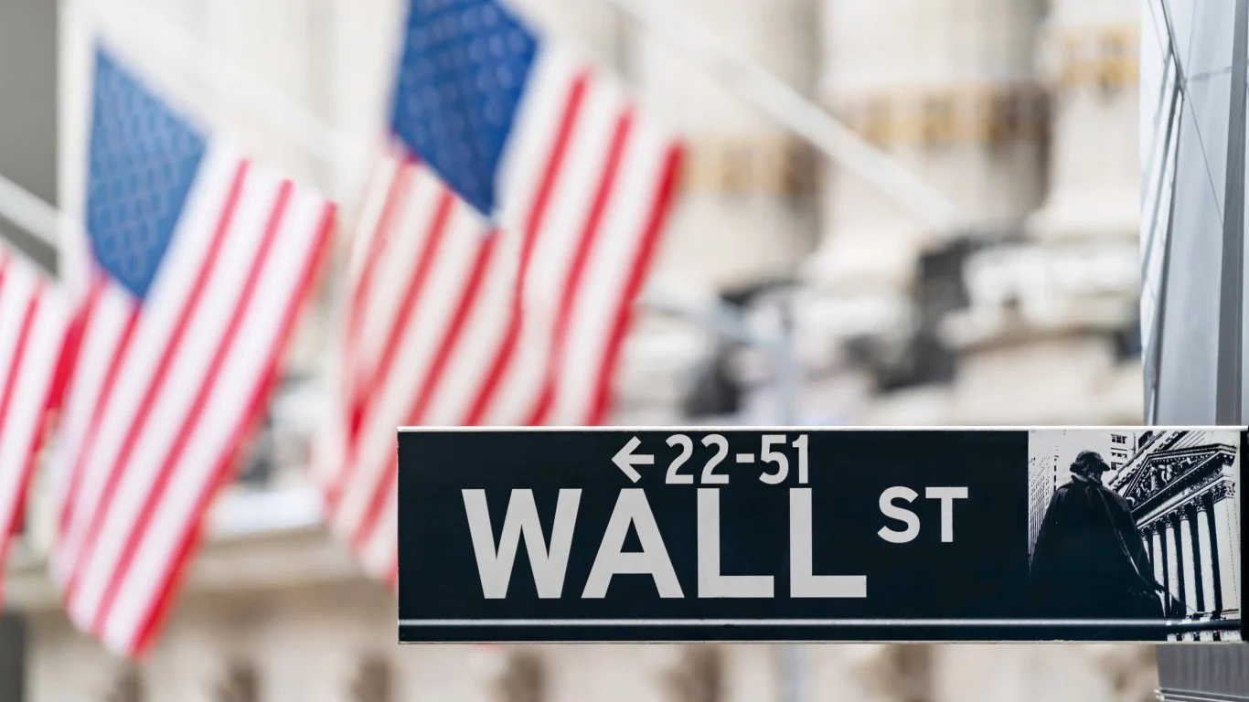 Here Are Friday’s Top Wall Street Analyst Research Calls: Blackstone Mortgage, Boston Scientific, Edison International, Ford, GoDaddy, International Paper, Roblox, Saia, and More
