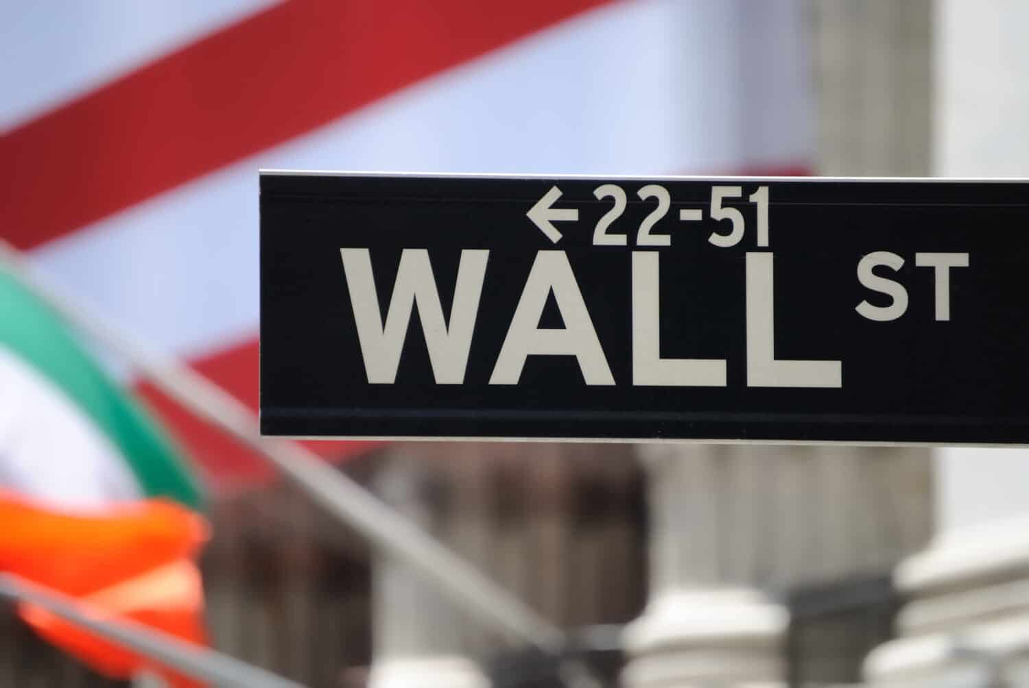 Here Are Tuesday’s Top Wall Street Analyst Research Calls: Apple, CoreWeave, eBay, Exxon Mobil, Intuit, Nebius Group, Palantir Technologies, SK hynix, and More