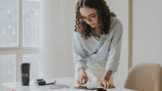 Foto von Here's What Key Metrics Tell Us About Dolby Laboratories (DLB) Q2 Earnings
