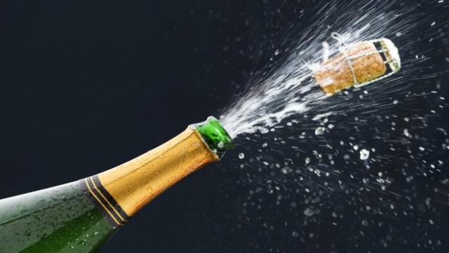 Here's Why First Horizon (FHN) Stock is a Must Buy Right Now