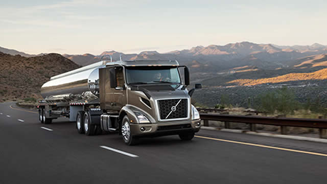 Here's Why Paccar (PCAR) is a Strong Momentum Stock