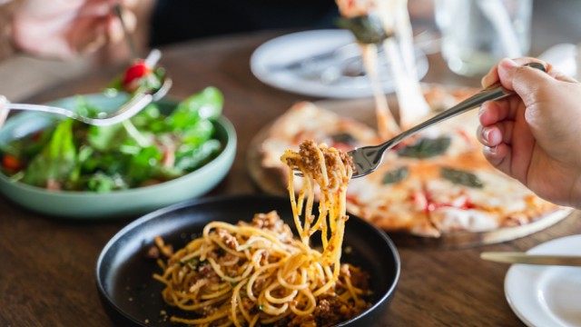 Here's Why You Should Retain Red Robin (RRGB) in Your Portfolio