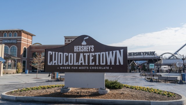 Hershey: 2.8% Yield Indicates Undervaluation, But Graham P/E Shows Otherwise