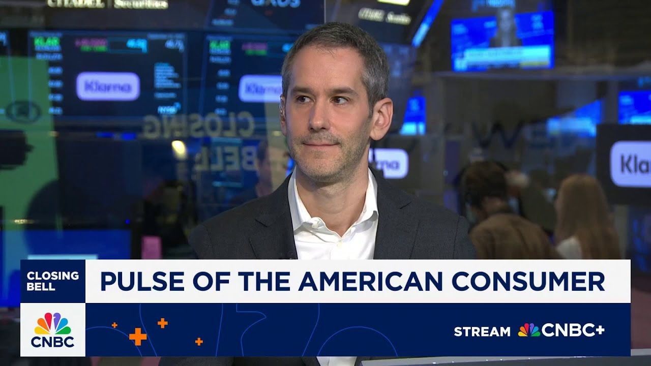 High-income shoppers are flocking to Walmart and Dollar General, says Consumer Edge's Michael Gunter