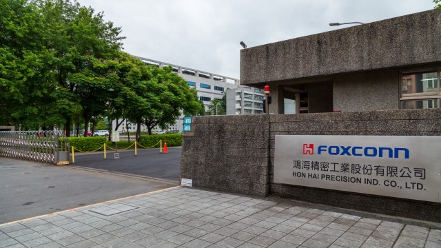 Hon Hai: Focus On AI Server Growth Rather Than Earnings Miss (Rating Upgrade)