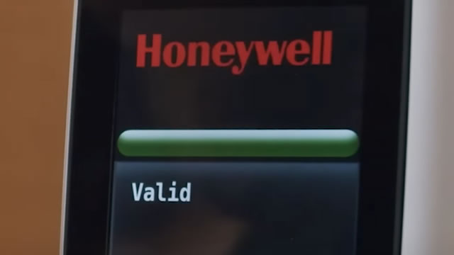 Foto von Honeywell Is Trying to Follow in GE's Footsteps. So Far, Investors Don't Like It.