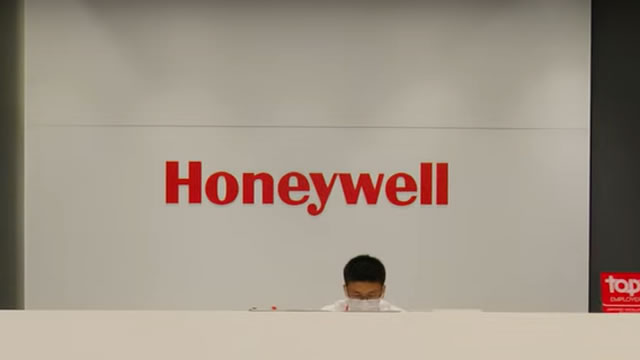 Honeywell Sees Strong Orders, Targets 15% EPS Growth in 2027