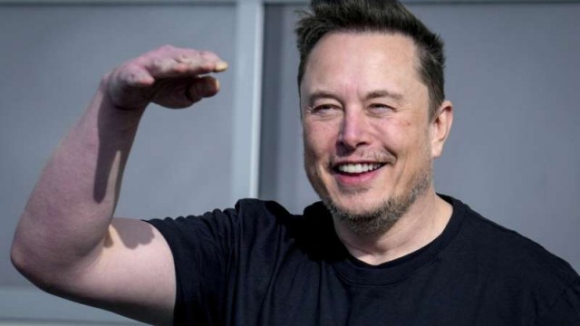 How Elon Musk's $44.9B Tesla pay package compares with the most generous plans for other U.S. CEOs