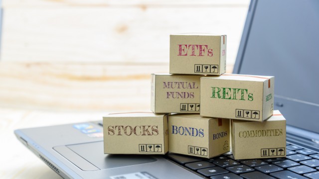 How To Build $100,000 Dividend Portfolio With 2 ETFs And 5 Individual Picks