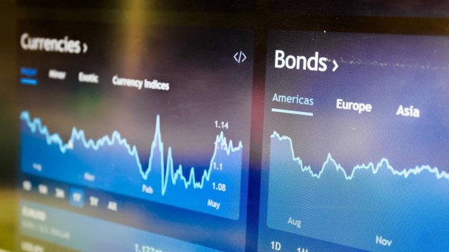 Foto von How To Tap Steady 9%+ Payouts As The Bond Market Booms