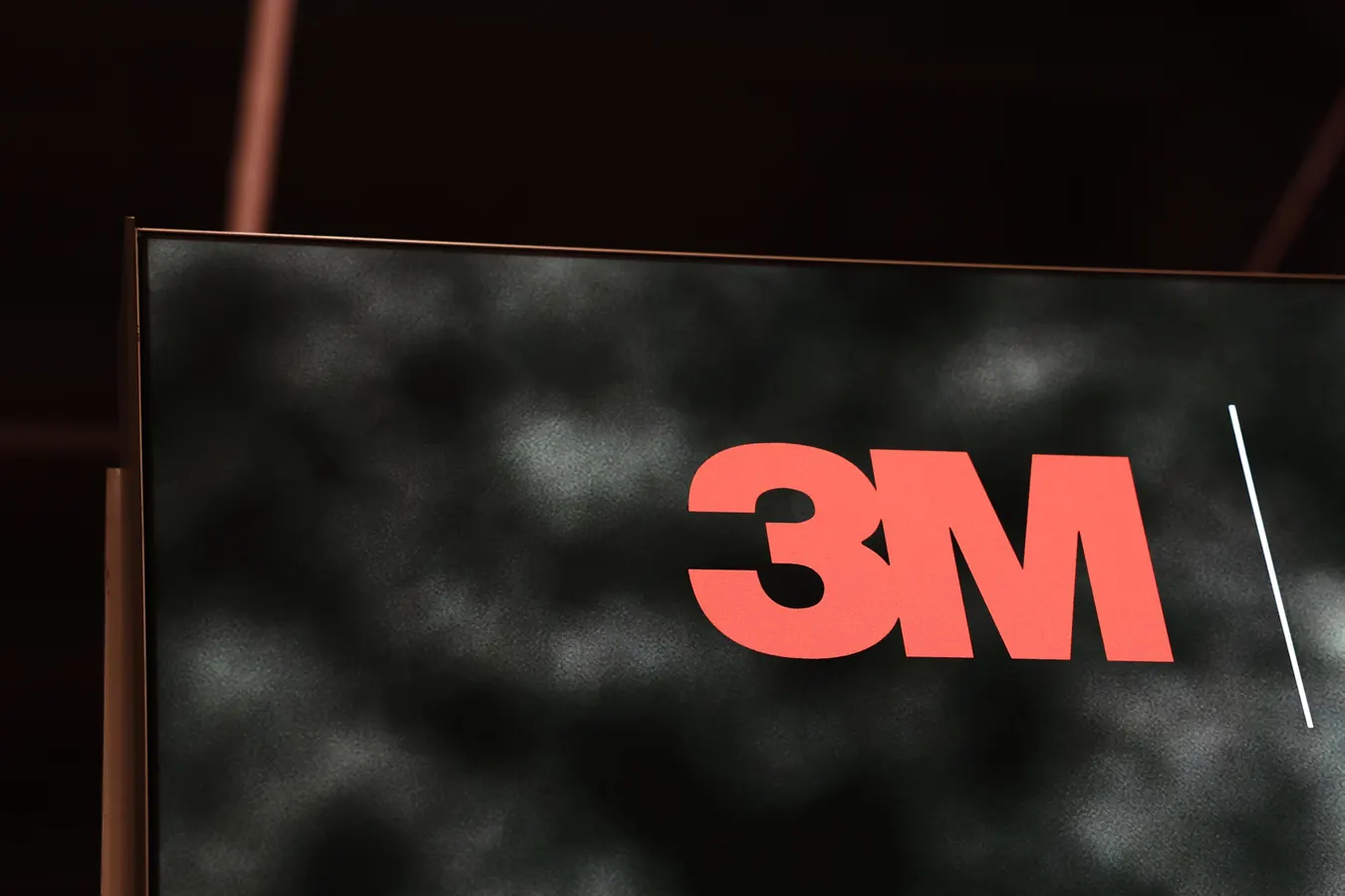 How To Trade 3M Stock Ahead of Its Earnings?