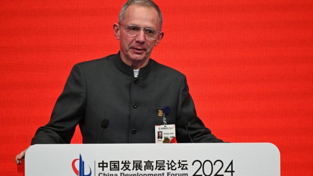 HP Stock Outperformed Dell Amid AI-Fueled PC Recovery. Is It The Better Bet?