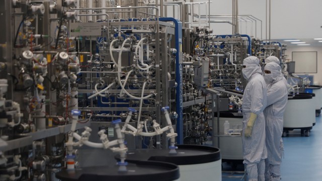 HPV vaccine provides real benefits for men, analysis shows