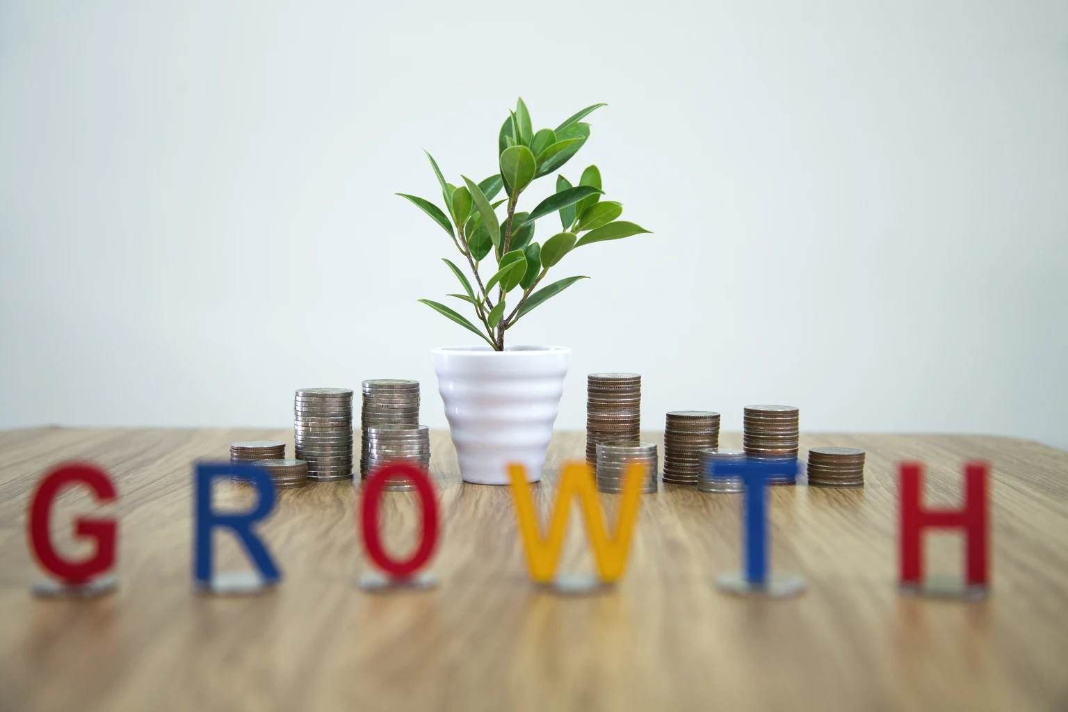 IMCG: Diversified Growth ETF Outperforming Its Peers