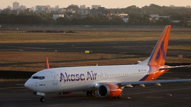 Indian carrier Akasa Air expects Boeing 737 MAX 10 deliveries by 2027